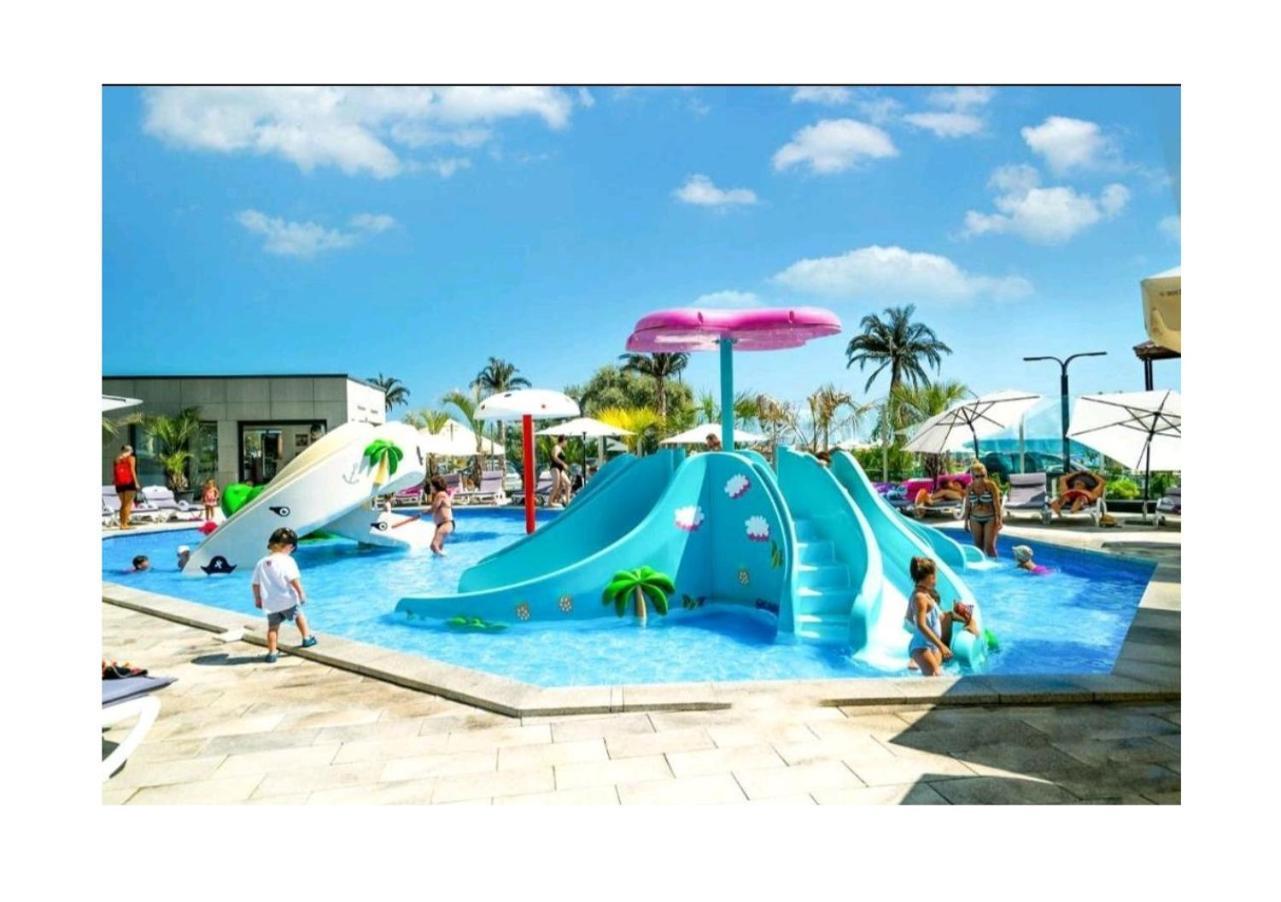Purple Onyx - Pool & Spa Beach Resort Navodari Exterior photo