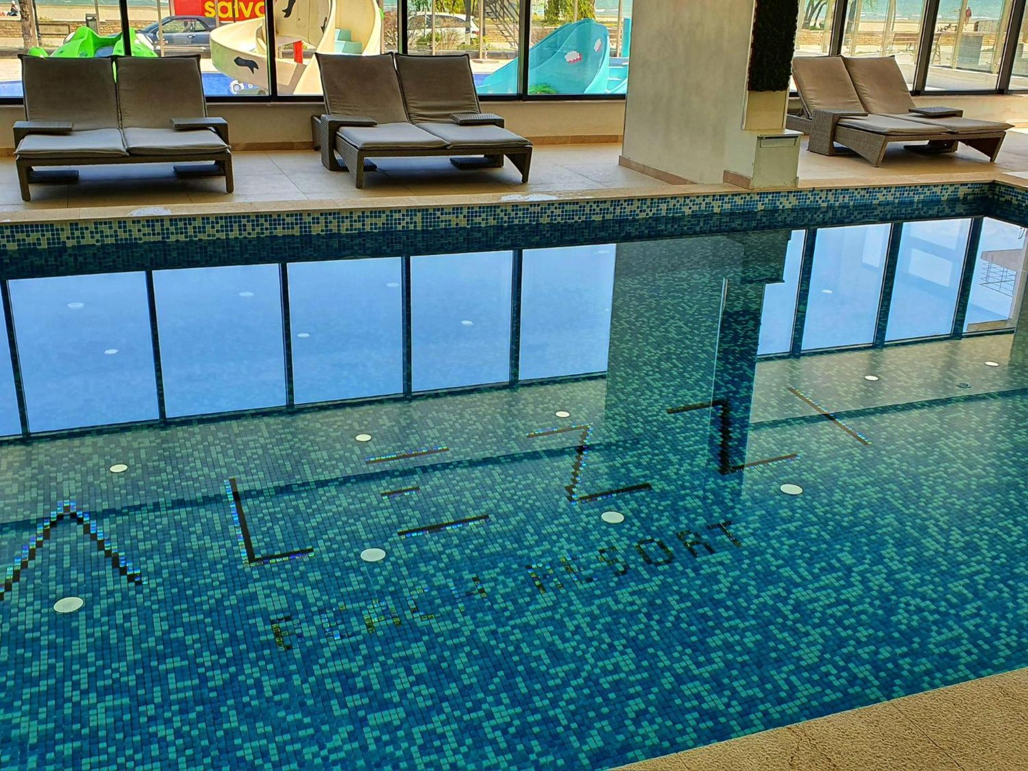 Purple Onyx - Pool & Spa Beach Resort Navodari Exterior photo
